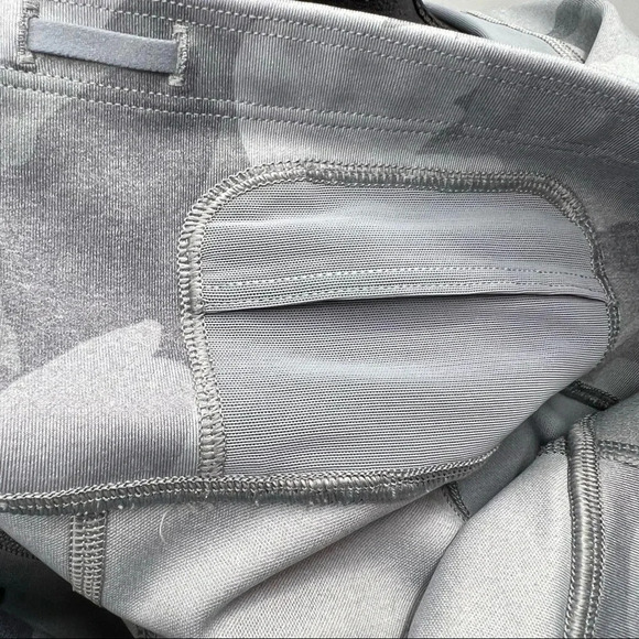 ATHLETA All In Gray 7/8 Camo Athletic Workout Leggings Size S - Picture 8 of 15
